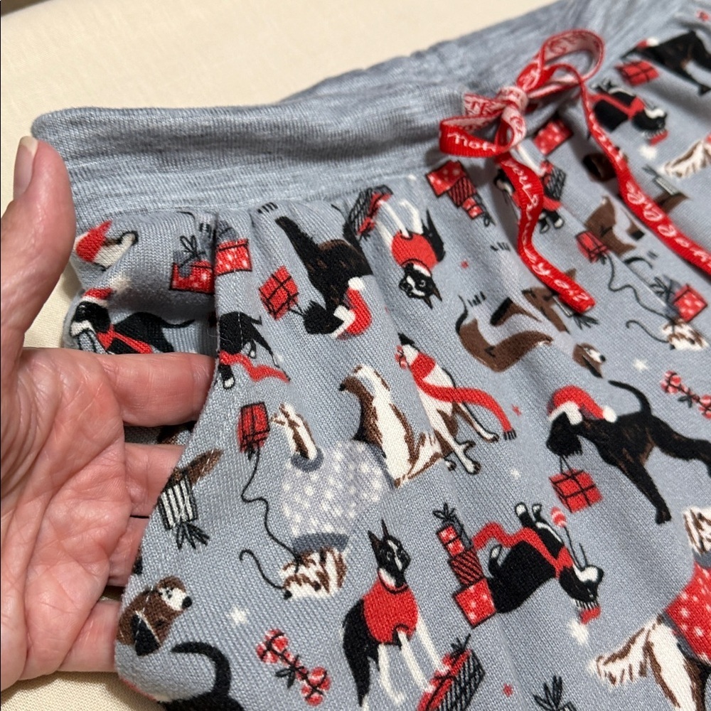Muk Luks Woman’s Joggers Pajama Set With Holiday Dogs Novelty Print, Size Medium - Picture 4 of 13